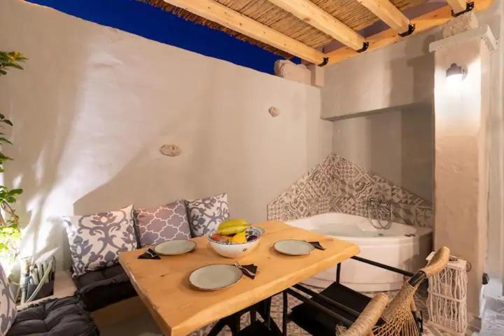 Kyrangelo Traditional House With Outdoor Jacuzzi Koskinou  المظهر الخارجي الصورة